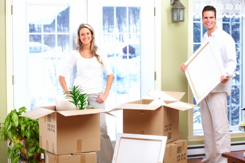 Packing and loading support for a Beddington home move